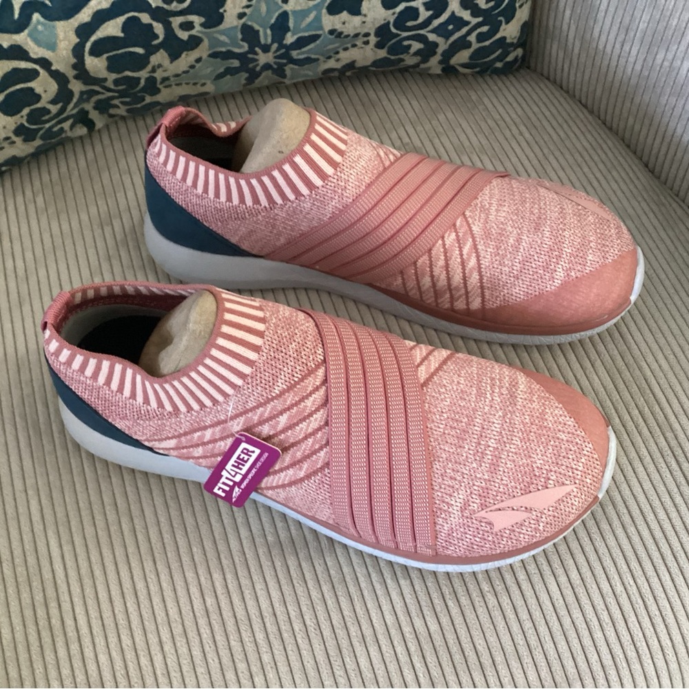 Altra Women’s 8.5 Slip on Sneakers